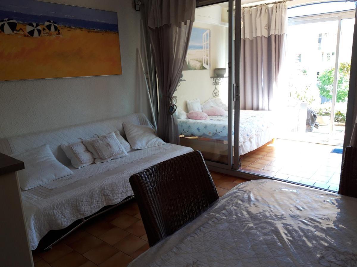 T2, Jardin, Veranda Chambre, Climatisation, Parking Privatif, Proche A Pied Centre, Plage, Gare, Pour 3 Adultes Ou 2 Adultes Avec 2 Enfants Bandol Esterno foto